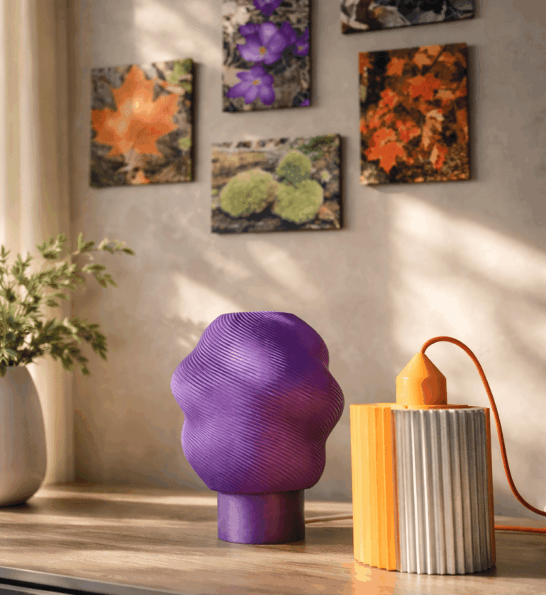 Lampes modernes et colorées sur fond de photos de nature