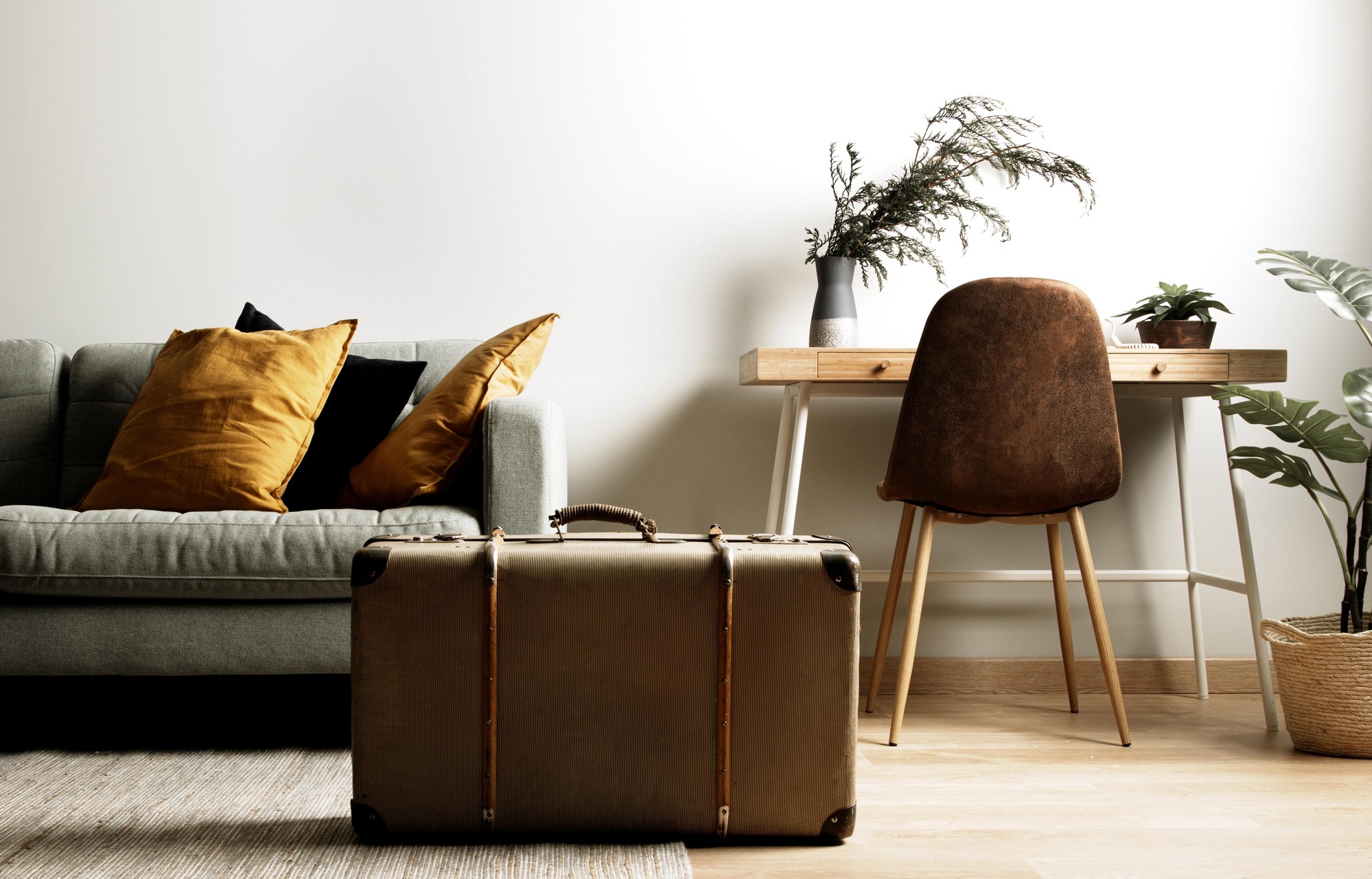 Aménagement location meublée avec valise
